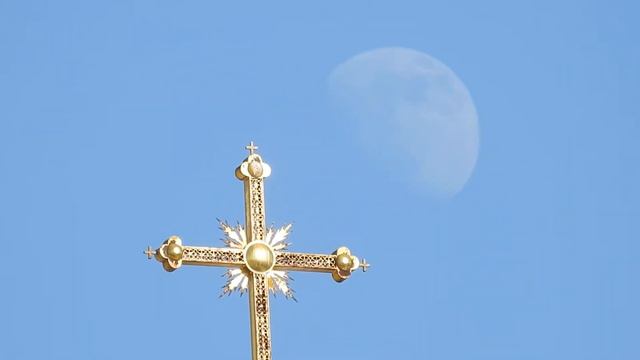 Крест и луна днем. смотреть онлайн