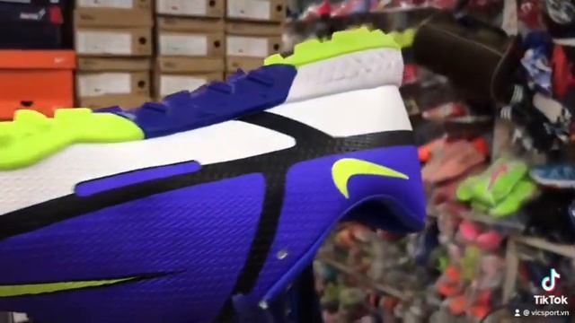 Giày đá banh Nike React Phantom GT2 Pro trắng xanh bích смотреть онлайн