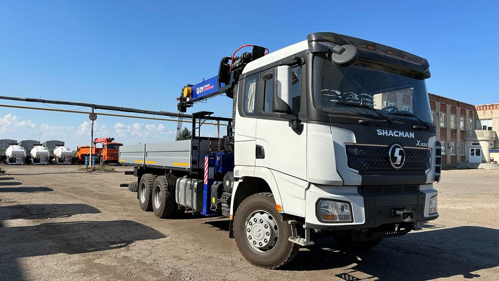 Установили бортовую платформу и КМУ DongYang - на автомобиль Шакман... смотреть онлайн