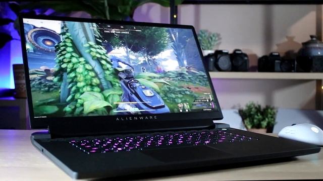 Alienware m17 R5 | First Look смотреть онлайн