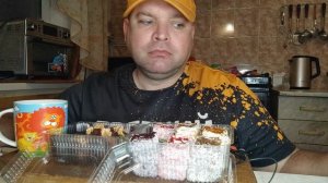 Обжор рахат лукум/чаевничаем