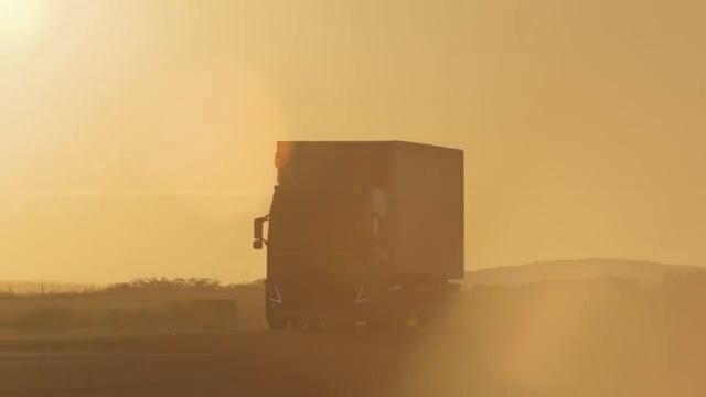 Volvo Trucks The Epic Split Van Damme - Backstage Video смотреть онлайн