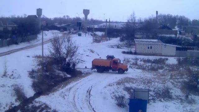 Потекло, но ближе не дали подойти заснять, пол видео пришлось удалить. смотреть онлайн