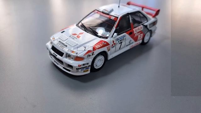 Mitsubishi Lancer Evo 3 1996 1/43 смотреть онлайн