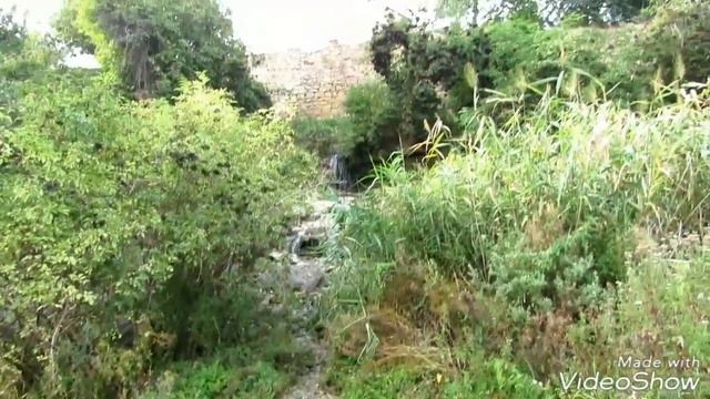Родниковые водопады возле замка Трубецкого.. смотреть онлайн