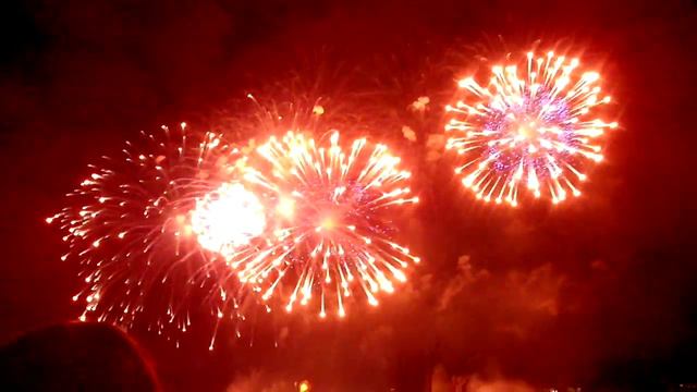 23.02.16 - Москва. Воробьевы Горы. Салют "С Днем Защитника Отечества"☺ смотреть онлайн
