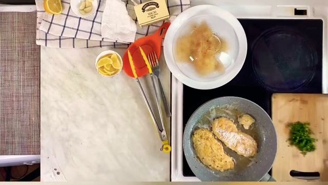 Готовим куриную грудку в мучной панировке. Куриная грудка получается очень нежная. Рецепт курицы. смотреть онлайн