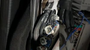 Land cruiser 200 2011 diesel не работает музыка и камера заднего вида