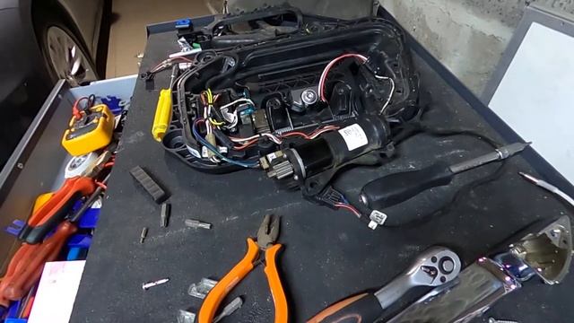 ремонт сенсора дверной ручки Tesla model p85d