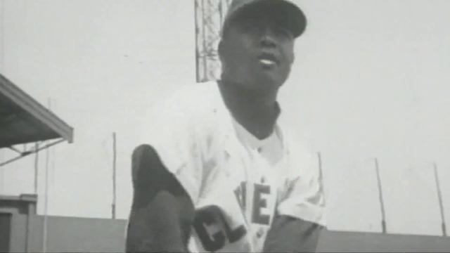 Tom Hanks throwing Cleveland Guardians first pitch as team honors Larry Doby for Jackie Robinson Da смотреть онлайн