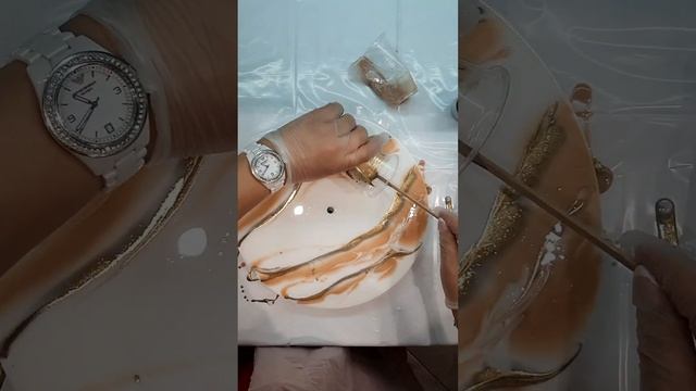 Часы из эпоксидной смолы своими руками. #эпоксидка #эпоксиднаясмола #эпоксидная_смола #поделки смотреть онлайн