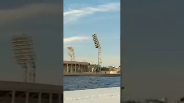 ПО НЕВЕ, ПО ВОЛНАМ смотреть онлайн