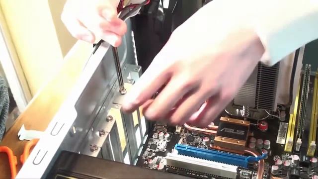 (HD) Building an AMD Phenom II, Asus, ATi Gaming Computer смотреть онлайн