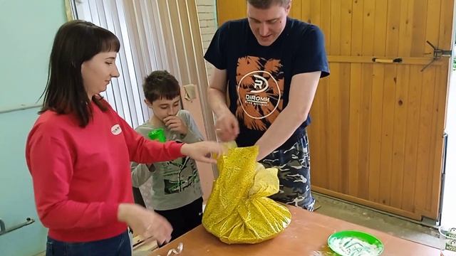 На 12 лет свадьбы нам подарили подарок! смотреть онлайн