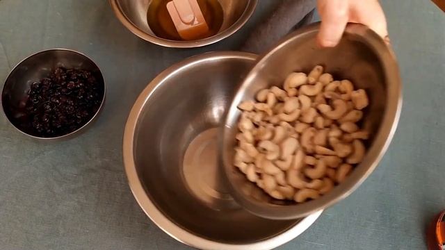 СУПЕР ПОЛЕЗНЫЙ Ягодный кешью кейк. БЕЗ САХАРА. БЕЗ ВЫПЕЧКИ смотреть онлайн