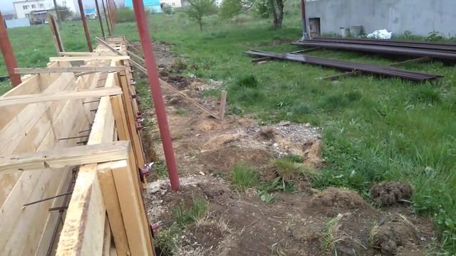 Сборка опалубки под ленточный фундамент смотреть онлайн