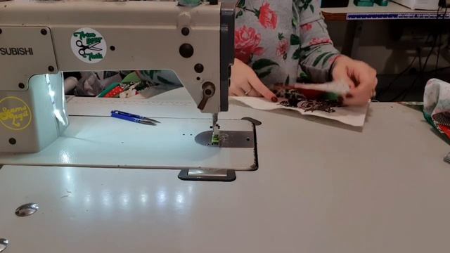 Christmas Tree Skirt Sewing Tutorial смотреть онлайн