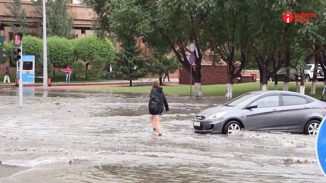 Улицы столицы затопило после ливня смотреть онлайн