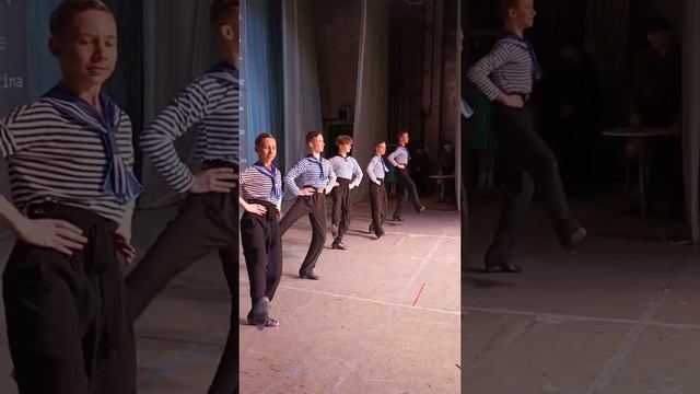 Матросский танец "Яблочко". Закулисная съëмка. смотреть онлайн