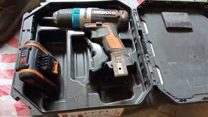Гвоздескобозабивной пистолет WORX WX840.9 и шурупорвёрт worx wx178 - такой инструмент нам не нужен.