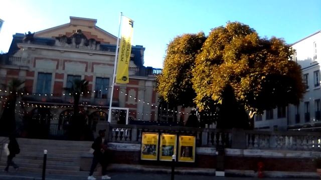 Город Фонтенбло, Центр города. Гостиницы, рестораны. Пригород Парижа/Ville de Fontainebleau, Centre смотреть онлайн