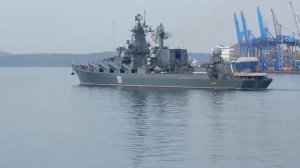 Ракетный крейсер "ВАРЯГ"