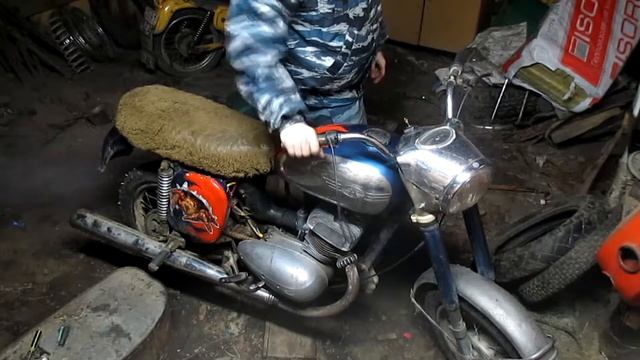 JAWA 360 Ява старуха снимаем устанавливаем цилиндра, проводим испытание смотреть онлайн