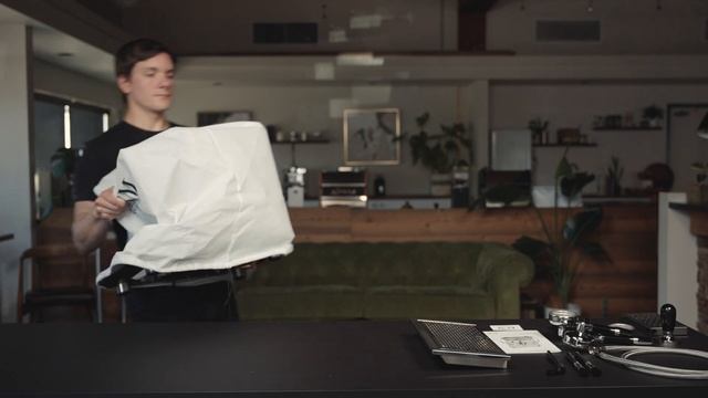 Unboxing the ECM Synchronika смотреть онлайн