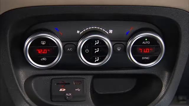 Automatic Climate Controls-Using automatic temperature control on 2017 Fiat 500X смотреть онлайн