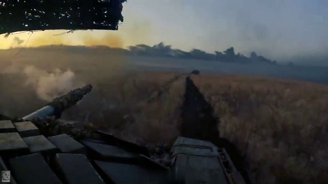 Жесткая танковая атака ВС РФ на Авдеевку смотреть онлайн