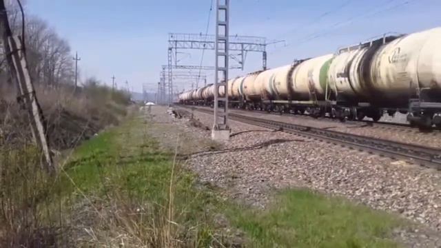 Наливной и электричка. Электровоз 3ЭС5К-203 "Ермак" с наливным поездом и электропоезд ЭР9МК-578 смотреть онлайн