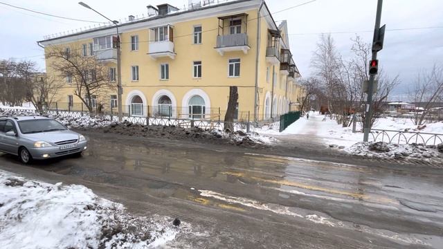 Прогулка по улице Петрова г.Верхняя Пышма смотреть онлайн