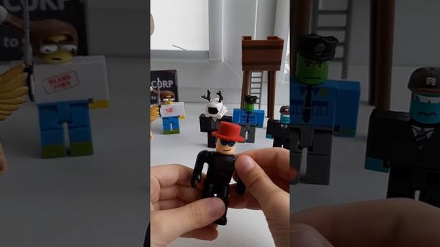 Фигурки Roblox обзор смотреть онлайн