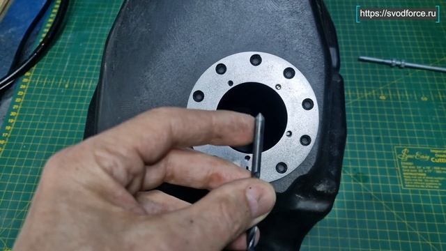 Рекомендации по установке адаптера для внутреннего топливного насоса на копию бака HONDA CRF 250 смотреть онлайн