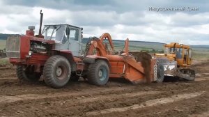 Скреперы в работе. Май 2017. Строительство трассы Дубки-Левадки