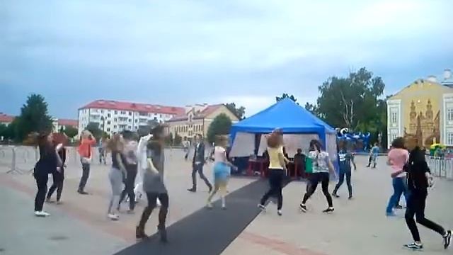 Мастер-класс по бачате на Дне молодежи в Полоцке смотреть онлайн
