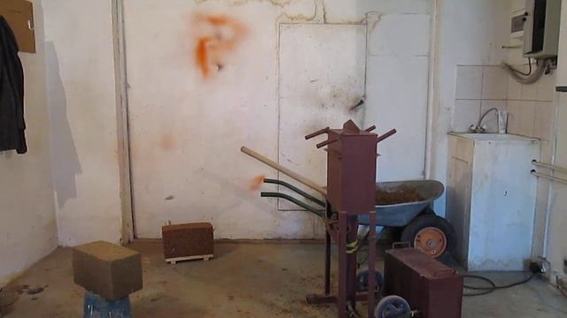 Стеновые блоки своими руками. Бизнес на дому. смотреть онлайн