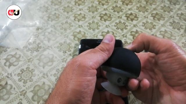 Mini Wireless Speaker With Sucking Disc Review and Unboxing смотреть онлайн