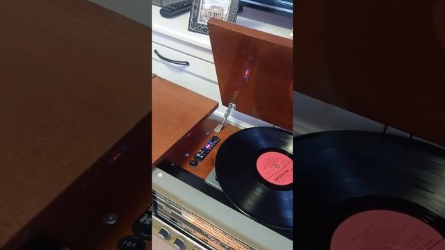 Радиола "Кантата-204" Bluetooth/USB/AUX/FM смотреть онлайн