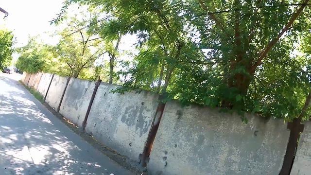 #АНАПА 🌞 ТОПОЛИНЫЙ ПУХ, жара, июнь... Улица Терская, и двор возле нашего дома на Крестьянской, 26. смотреть онлайн