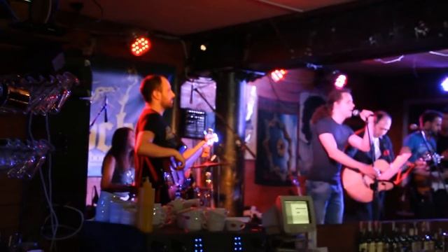 "Heart of stone" live in Docker. The One Gogh Band смотреть онлайн