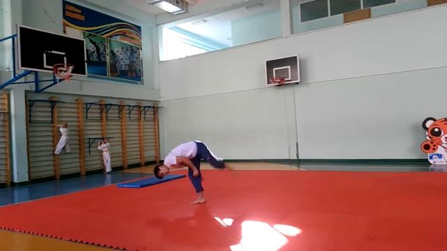 Спортклуб Эридан Обнинск 10 школа Миша делать трюк смотреть онлайн