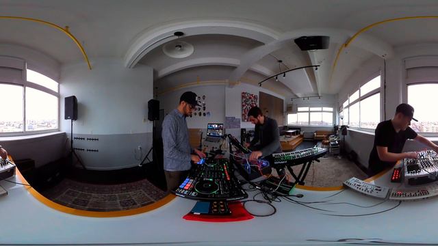 Serato X Roland DJ-808 Jam Session in 360 смотреть онлайн