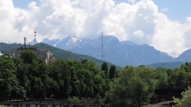31.05.2022. Северная Осетия. Владикавказ. Виды с Кировского моста. Часть 1 смотреть онлайн