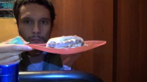 Ем еще один бургер из МакДоналдса