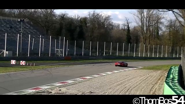 Ferrari 458 Speciale Driving HARD on track + slow смотреть онлайн