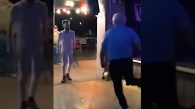 "У бобра вся спина седая" "Всё ништяк чуваки , всё клёво". Розембаум. смотреть онлайн
