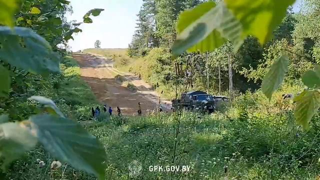 Польша начала доставлять беженцев к белорусской границе смотреть онлайн