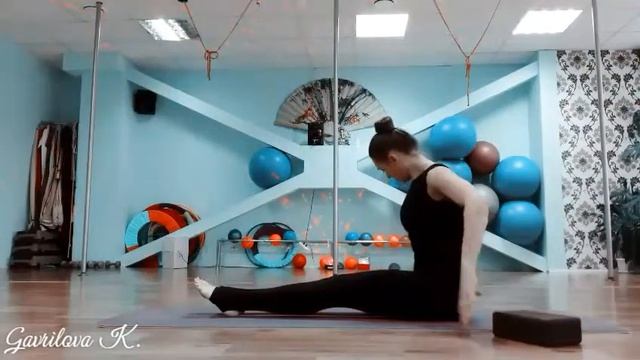 Навасана -поза лодки. Navasana смотреть онлайн