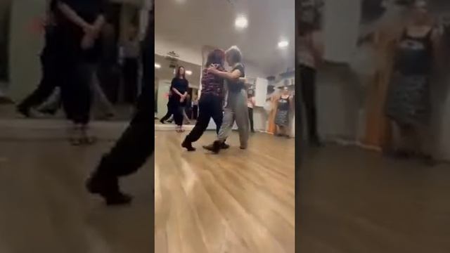 Milonga class: step-collect or step-rebound;) смотреть онлайн